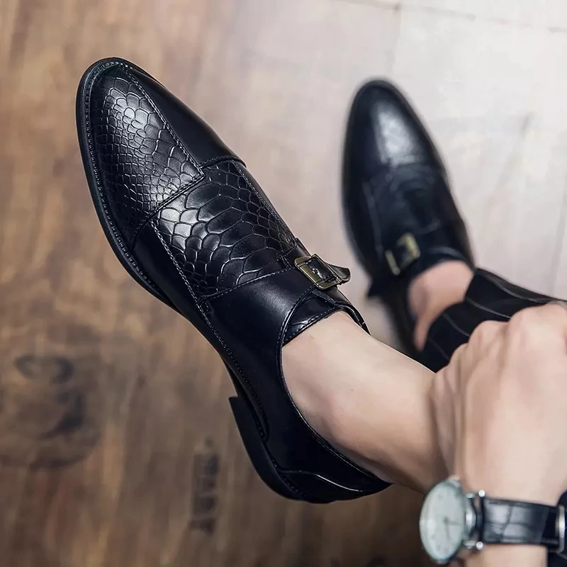 2021 New Men's Shoes Fashion Casual High-end Solid Color PU Snake Print Single Buckle Classic All-match Monk Shoes 3KC160
2021 New Men's Shoes Fashion Casual High-end Solid Color PU Snake Print Single Buckle Classic All-match Monk Shoes 3KC160