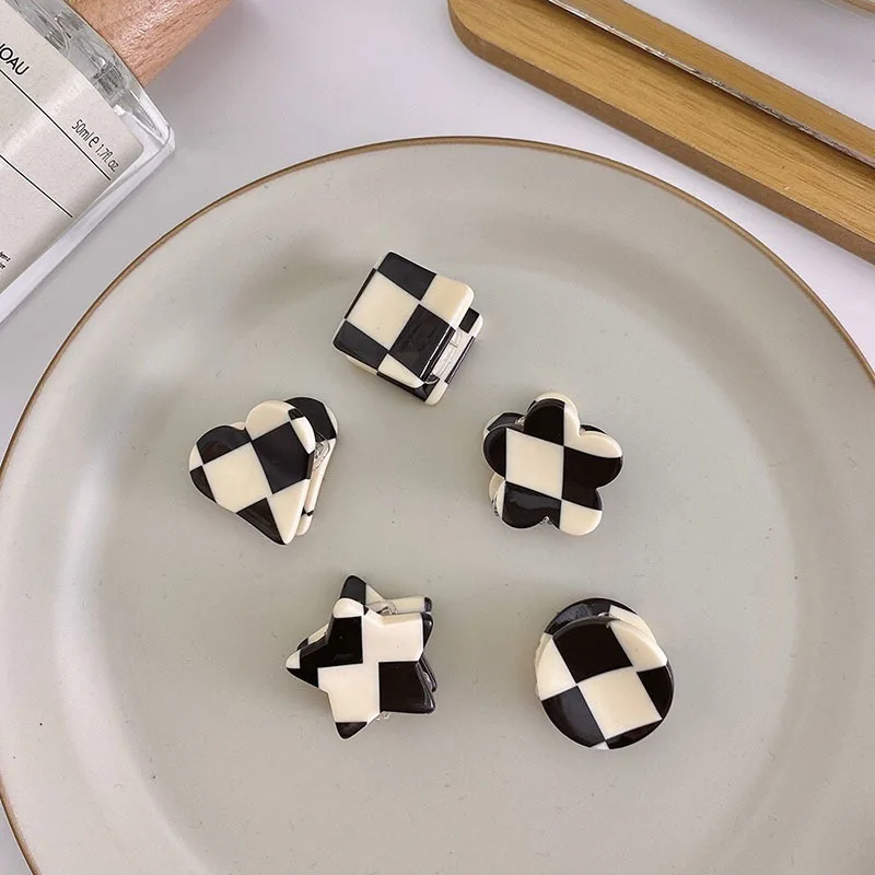 1Pc Star Heart Mini Hair Claws Black White Lattice Elegant Women Pins Hair Clips Square Bangs Barrette Korean Hair Accessories
1Pc Star Heart Mini Hair Claws Black White Lattice Elegant Women Pins Hair Clips Square Bangs Barrette Korean Hair Accessories