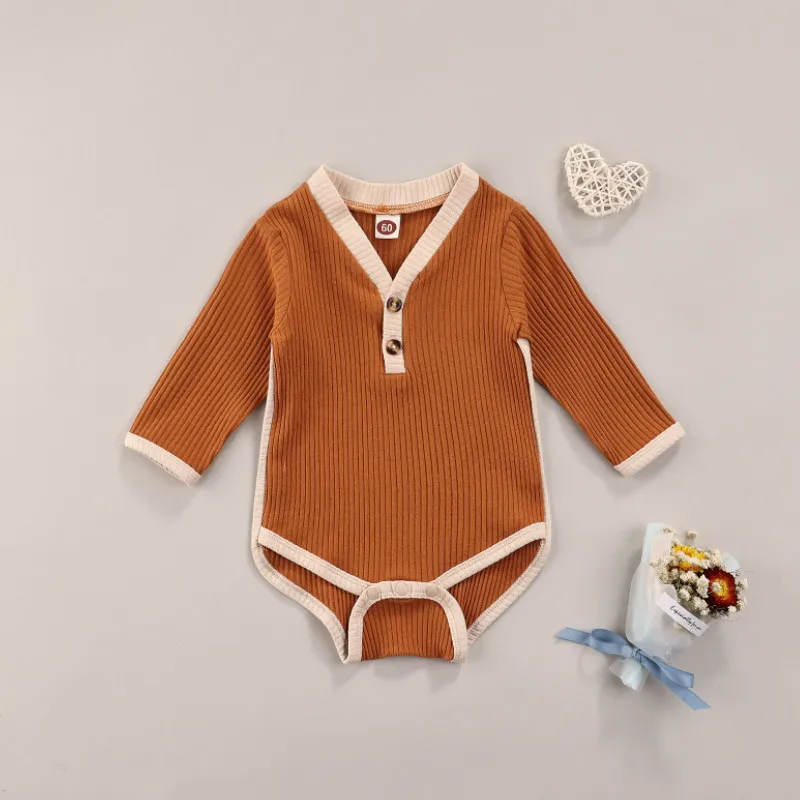 Комбинезон детский демисезонный с длинным рукавом и V-образным вырезом
Комбинезон детский демисезонный с длинным рукавом и V-образным вырезом