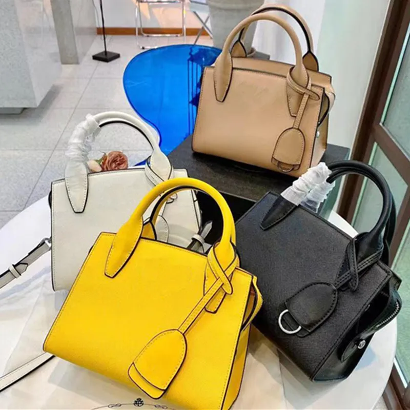 Moment 2021 High Quality Genuine Leather Designer Luxury Handbags Purses Handbag Shoulder Bags Ladies Cross Body Bags
Moment 2021 High Quality Genuine Leather Designer Luxury Handbags Purses Handbag Shoulder Bags Ladies Cross Body Bags