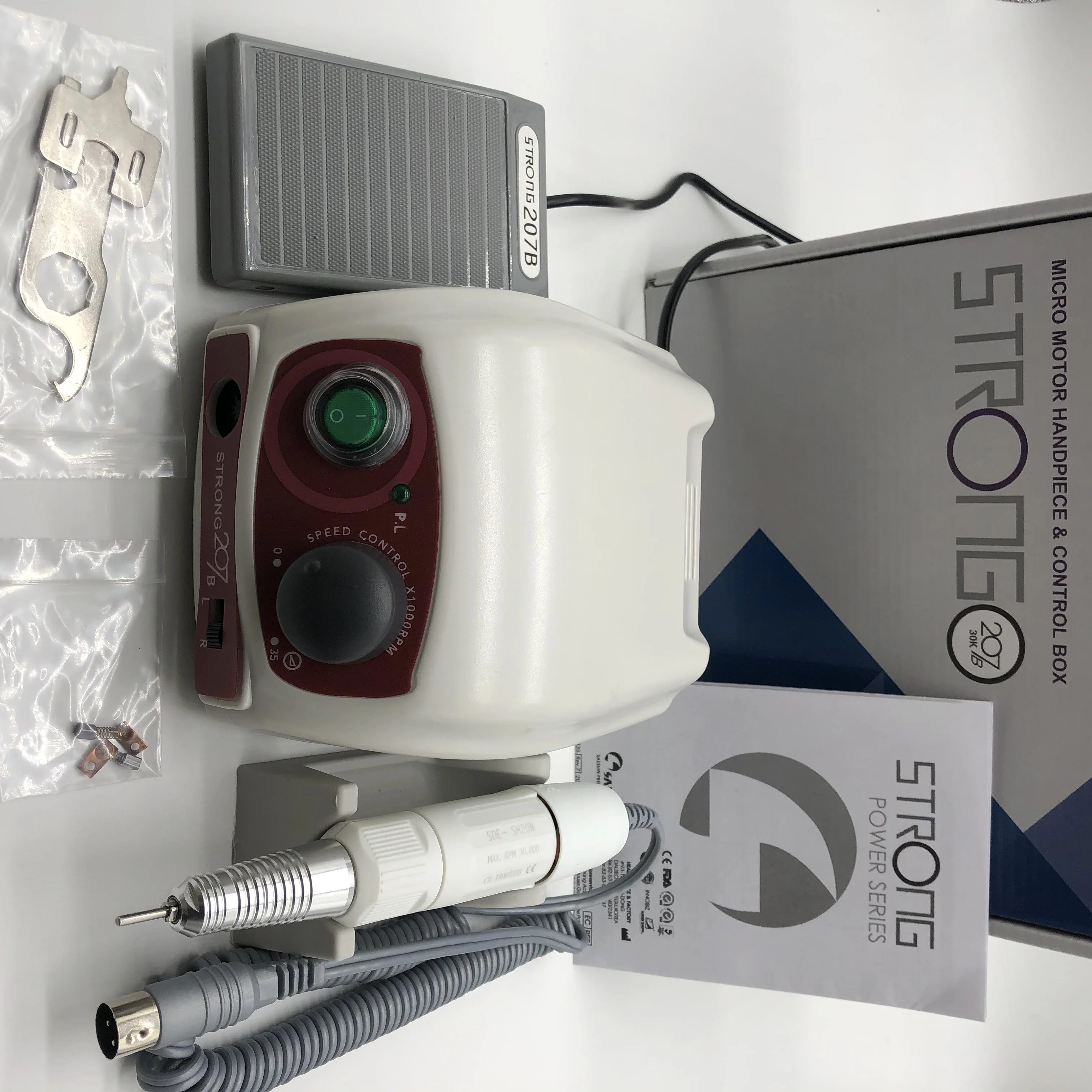35000RPM H20N micro motor phone and STRONG 207B control box electric nail drill manicure manicure equipment
35000RPM H20N micro motor phone and STRONG 207B control box electric nail drill manicure manicure equipment