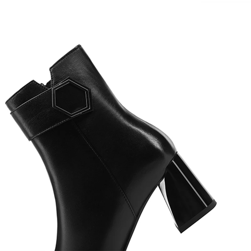 Leather Boots Women 2021 New Buckle Ankle Boots Side Zip High Heels Boots Luxury Shoes Women Designers
Leather Boots Women 2021 New Buckle Ankle Boots Side Zip High Heels Boots Luxury Shoes Women Designers