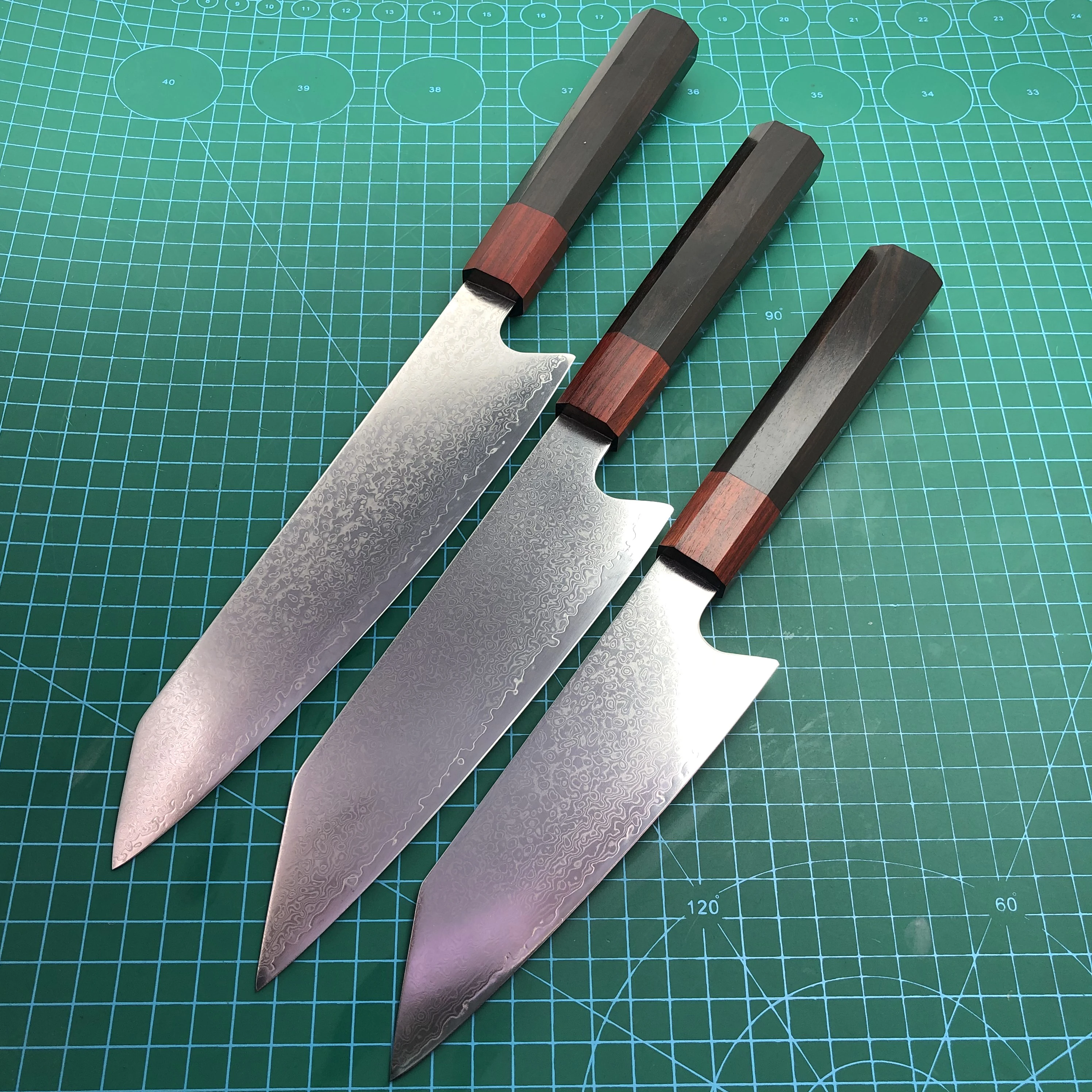 Octagonal Ebony Handle 67 Layers VG10 Damascus Steel Blade Chef Professional Slicing Multi-Purpose Cooking Knife
Octagonal Ebony Handle 67 Layers VG10 Damascus Steel Blade Chef Professional Slicing Multi-Purpose Cooking Knife