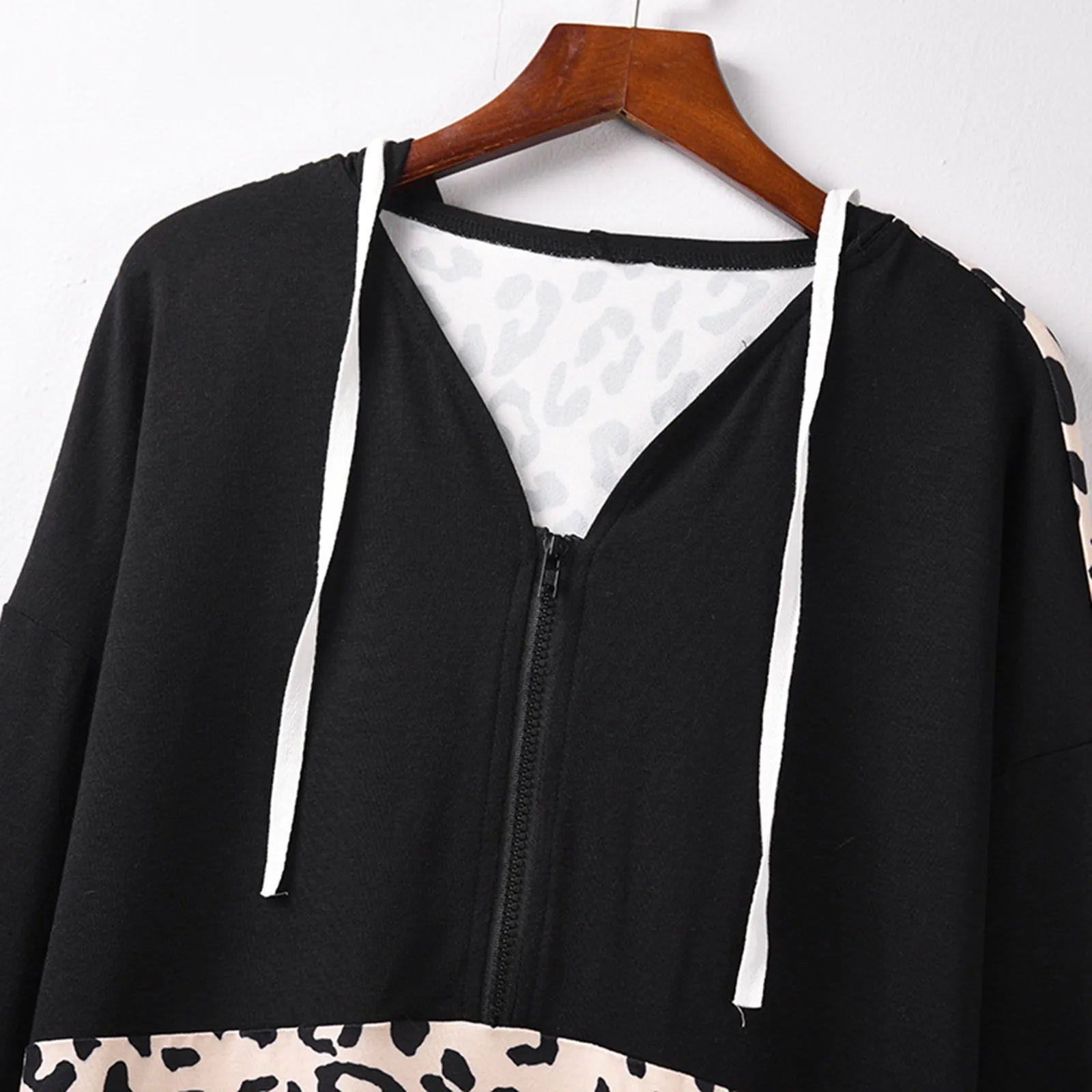 Women Patchwork Sweatshirt Autumn Leopard Print O-Neck Tops Long Sleeve Sweatshirt Pullover Sweatshirt Ladies Hoodie 2020
Women Patchwork Sweatshirt Autumn Leopard Print O-Neck Tops Long Sleeve Sweatshirt Pullover Sweatshirt Ladies Hoodie 2020