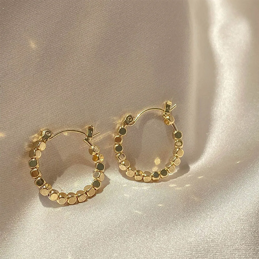 Korean Version Of Simple Personality Retro Port Fashion Earrings High Sense Of Activity Square Fashion Temperament Earrings
Korean Version Of Simple Personality Retro Port Fashion Earrings High Sense Of Activity Square Fashion Temperament Earrings