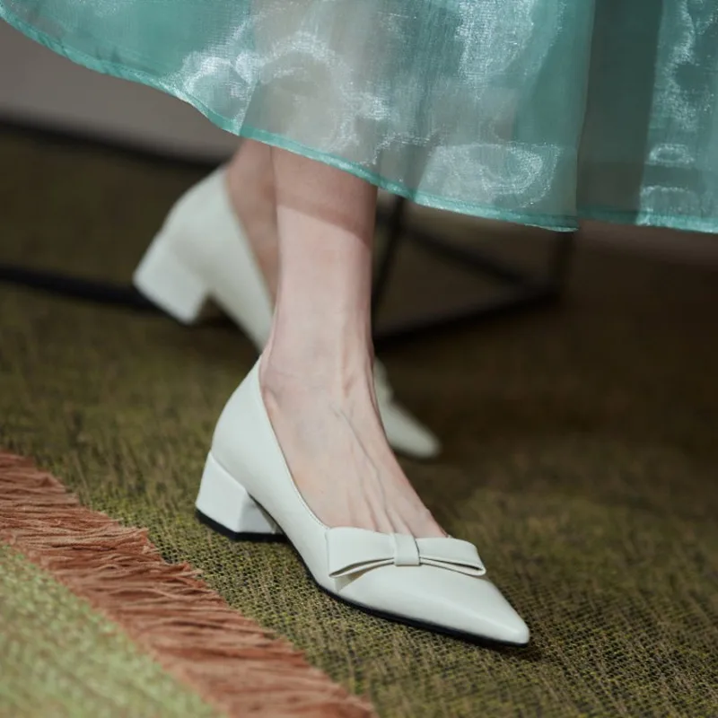 Ochanmeb Sweet Bow Shoes Women Natural Genuine Leather Slip ons Low Heels Beige Yellow Pointed Toe Pumps After Party Shoes Woman
Ochanmeb Sweet Bow Shoes Women Natural Genuine Leather Slip ons Low Heels Beige Yellow Pointed Toe Pumps After Party Shoes Woman