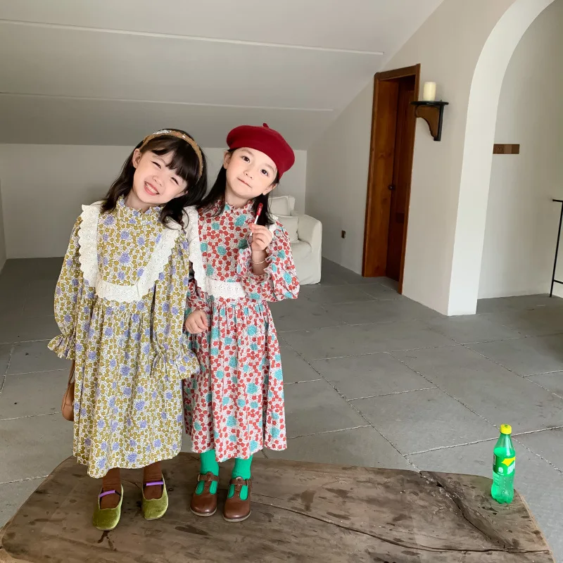 Children's Dress 2021 Autumn New Korean Girl's Stand Collar Patchwork Flower Edge Dress Children's Sweet Loose Princess Dress
Children's Dress 2021 Autumn New Korean Girl's Stand Collar Patchwork Flower Edge Dress Children's Sweet Loose Princess Dress