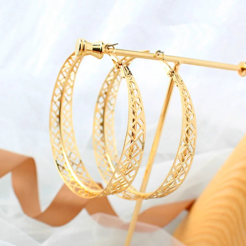 Rock Punk Gold/Sliver Color Hoop Earrings For Women Statement Large Round Circle Hollow Earring Hoops Fashion Party Jewelry Gift
Rock Punk Gold/Sliver Color Hoop Earrings For Women Statement Large Round Circle Hollow Earring Hoops Fashion Party Jewelry Gift