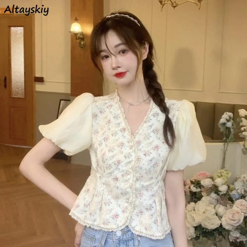 Shirts Women Elegant Fashion Puff Sleeve Sweet V-Neck All-match Lace Patchwork Camisas Mujer 2021 Top College Temperament Tender
Shirts Women Elegant Fashion Puff Sleeve Sweet V-Neck All-match Lace Patchwork Camisas Mujer 2021 Top College Temperament Tender