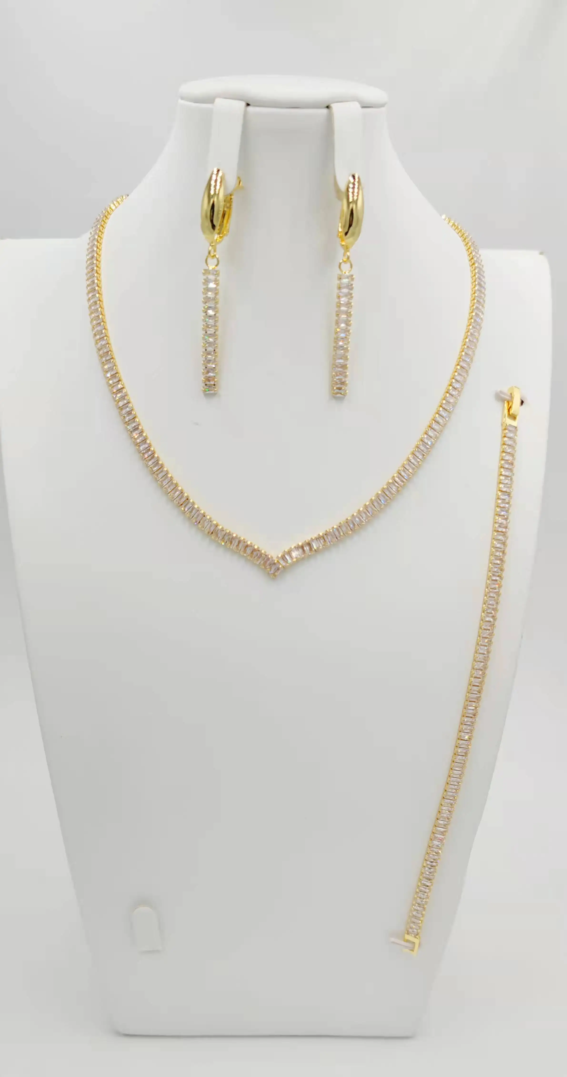 Dubai Gold Necklace Earrings Collection Fashion Nigerian Wedding African Pearl Jewelry Collection Italian Women Jewelry Set
Dubai Gold Necklace Earrings Collection Fashion Nigerian Wedding African Pearl Jewelry Collection Italian Women Jewelry Set