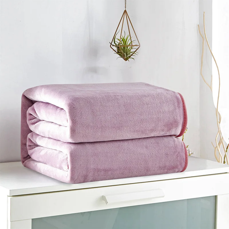 Solid color flannel blankets, gift quilts, bed quilts and sofa quilts, soft and comfortable for a good night's sleep
Solid color flannel blankets, gift quilts, bed quilts and sofa quilts, soft and comfortable for a good night's sleep