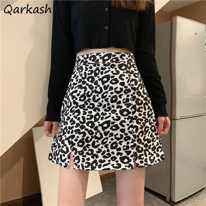 Leopard Skirts Women Buttocks Side-slit Mini Sexy Club-wear Teenagers Hot Girls Slim Hipster Harajuku Females High Quality Chic
Leopard Skirts Women Buttocks Side-slit Mini Sexy Club-wear Teenagers Hot Girls Slim Hipster Harajuku Females High Quality Chic