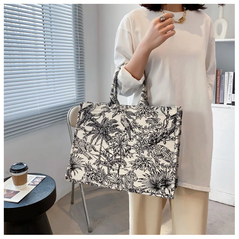 Large Capacity Women Handbags 2021New Shoulder Bags Fashion Crossbody Bag Printed Shopping Bag Pearl Canvas Bag Bolsas Feminina
Large Capacity Women Handbags 2021New Shoulder Bags Fashion Crossbody Bag Printed Shopping Bag Pearl Canvas Bag Bolsas Feminina