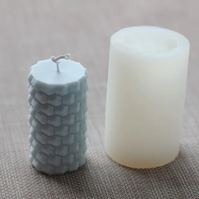Honeycomb shaped aromatherapy candle silica gel mold handmade DIY chocolate cake creative mold decorative candle mold 
Honeycomb shaped aromatherapy candle silica gel mold handmade DIY chocolate cake creative mold decorative candle mold