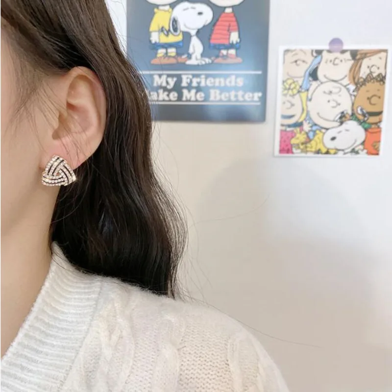 2021 New Statement Earring High Sense Of Triangle Popular Net Red Temperament Earrings Student Birthday Gift Jewelry Accessories
2021 New Statement Earring High Sense Of Triangle Popular Net Red Temperament Earrings Student Birthday Gift Jewelry Accessories