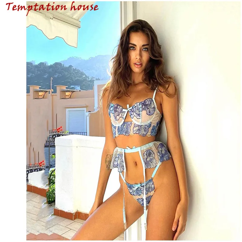 Lingerie bodysuit 2021 european clothing embroidery bandage bow Garter three piece split fun suit
Lingerie bodysuit 2021 european clothing embroidery bandage bow Garter three piece split fun suit