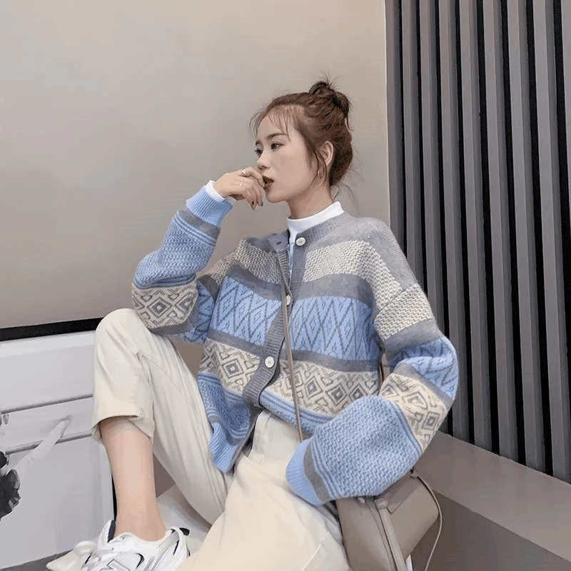 Long sleeve match color sweater women's coat 2021 new autumn winter loose outer wear top retro lazy wind cardigan
Long sleeve match color sweater women's coat 2021 new autumn winter loose outer wear top retro lazy wind cardigan