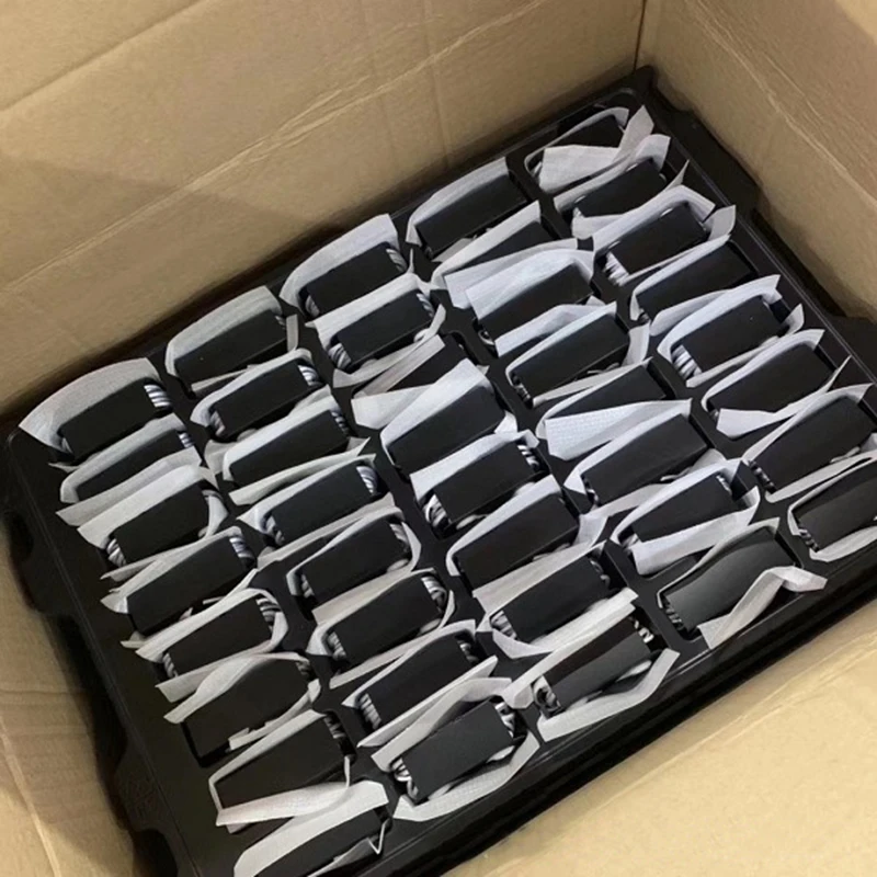 100pcs/ High quality headset in ear headphones earphone With Remote Mic for 3.5mm jack plug s10 s8 With Original logo packaging
100pcs/ High quality headset in ear headphones earphone With Remote Mic for 3.5mm jack plug s10 s8 With Original logo packaging