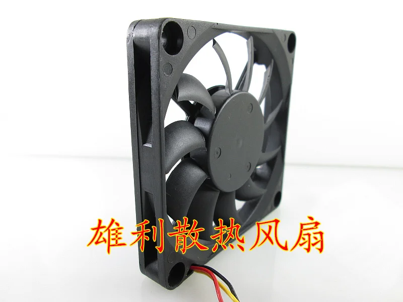 NEW 7010HH12B-PD7 12V 0.39A 7CM 7010 2wire70*70*10MM Motor protection cooling
NEW 7010HH12B-PD7 12V 0.39A 7CM 7010 2wire70*70*10MM Motor protection cooling