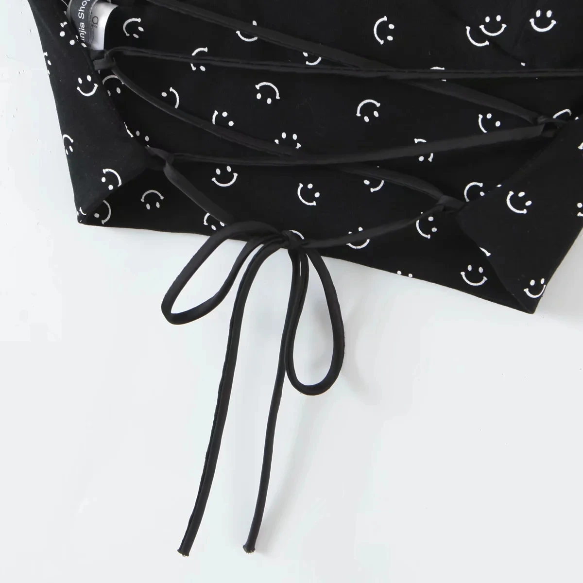 2021 New Female Summer Smiley print Lacing up Bandage Backless Sexy Cami Top casual pants fashion two-piece sets bm y2k Suit za
2021 New Female Summer Smiley print Lacing up Bandage Backless Sexy Cami Top casual pants fashion two-piece sets bm y2k Suit za