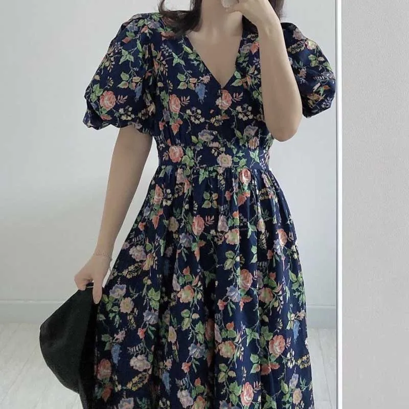 Korean New Summer Floral Women Dresses One-Piece Elegant Puff Sleeve V-Neck Slim Dress 2021 Lady Fashion Boho Dress Midi Dress
Korean New Summer Floral Women Dresses One-Piece Elegant Puff Sleeve V-Neck Slim Dress 2021 Lady Fashion Boho Dress Midi Dress