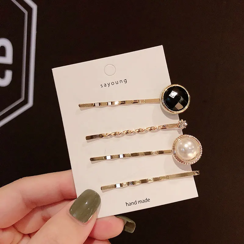 4pcs / Set Metal Hair Clips Women Pearl Alloy Hairpins Girls Retro Crystal Hairpin Side Clips Barrettes Female Hair Accessories
4pcs / Set Metal Hair Clips Women Pearl Alloy Hairpins Girls Retro Crystal Hairpin Side Clips Barrettes Female Hair Accessories