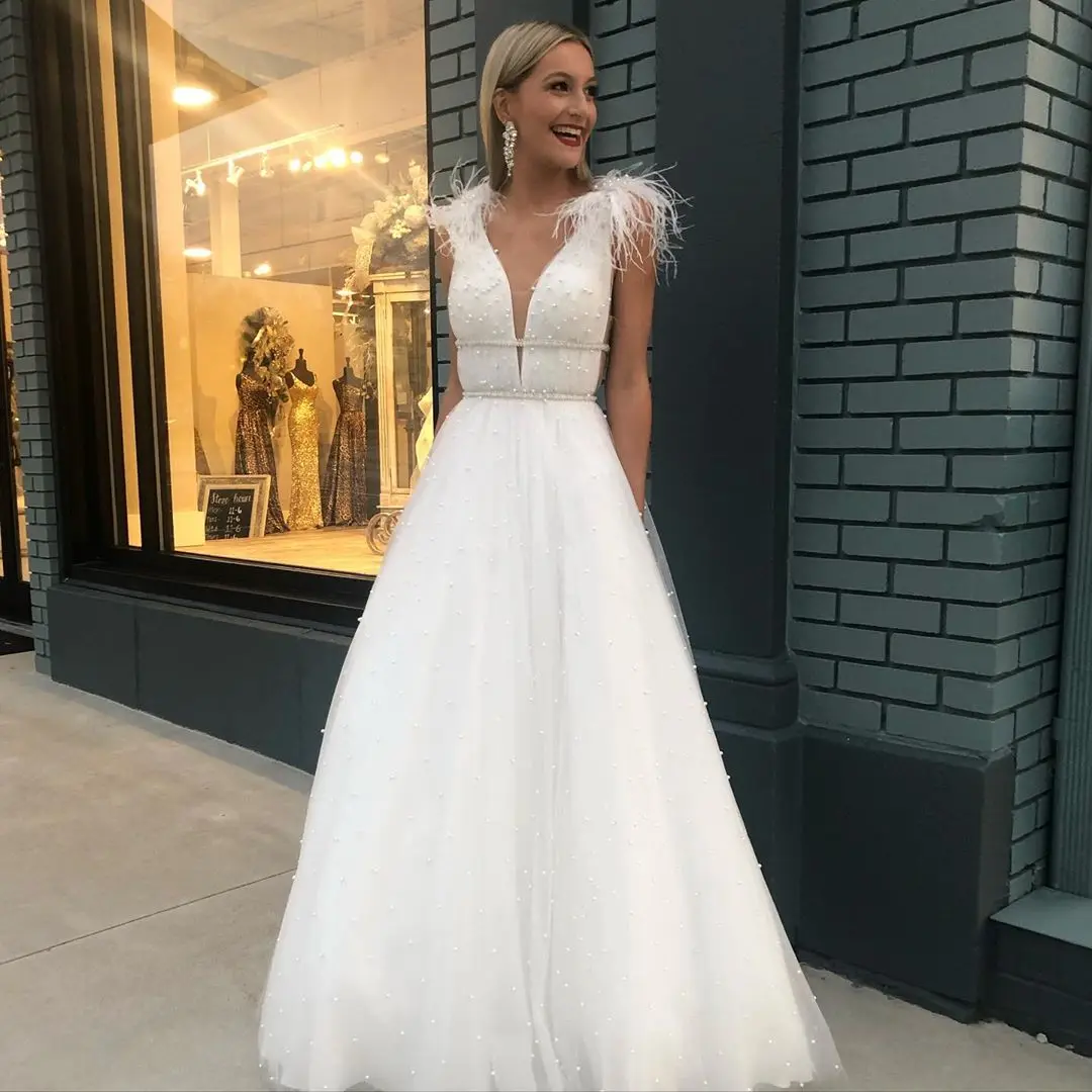 White Long Prom Dresses Elegant V-neck Pearls Tulle Vestidos De Gala Sukienki Formal Guest Graduation Party Dress Evening Gown 
White Long Prom Dresses Elegant V-neck Pearls Tulle Vestidos De Gala Sukienki Formal Guest Graduation Party Dress Evening Gown
