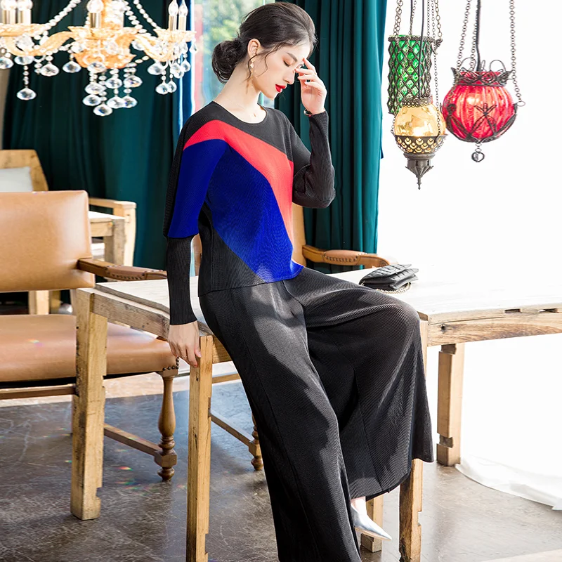 Plus Size Pant Suits Women Spring 2020 Elastic Miyake Pleated Batwing Sleeve Top + Ankle-Length Pants Casual Two Piece Set
Plus Size Pant Suits Women Spring 2020 Elastic Miyake Pleated Batwing Sleeve Top + Ankle-Length Pants Casual Two Piece Set