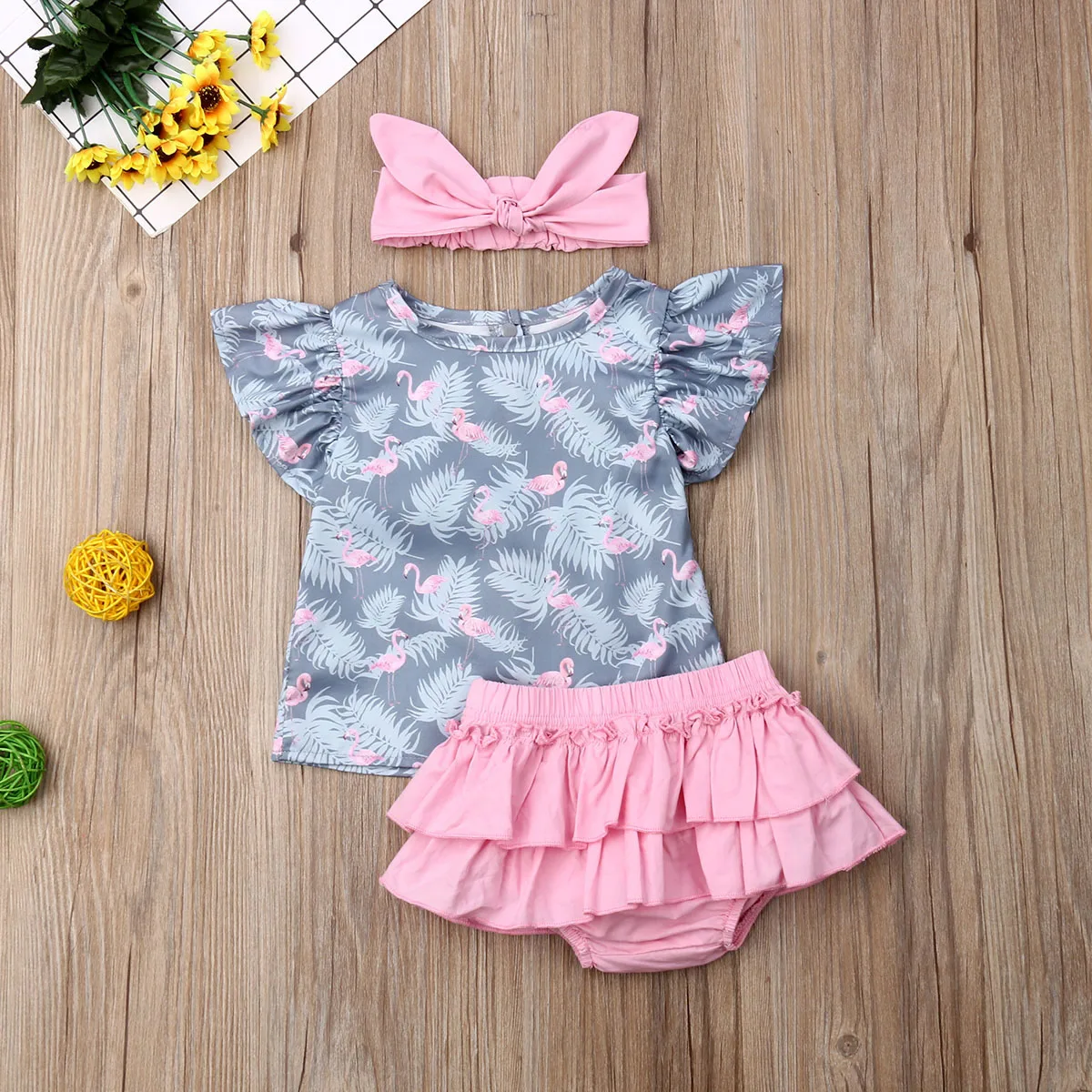 cute 3Pcs Toddler Kids Baby Girl Clothes Set For Summer Clothes Flamingo Shirt Top + Shorts Pants + Headband Outfits
cute 3Pcs Toddler Kids Baby Girl Clothes Set For Summer Clothes Flamingo Shirt Top + Shorts Pants + Headband Outfits