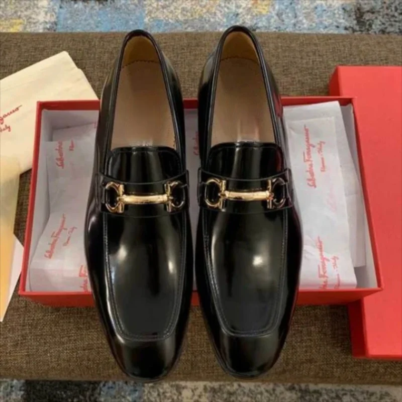 Men's Handmade Classic Bright Black PU High-quality Metal Decoration Loafers Fashion Trend All-match Business Casual Shoes1KB028
Men's Handmade Classic Bright Black PU High-quality Metal Decoration Loafers Fashion Trend All-match Business Casual Shoes1KB028