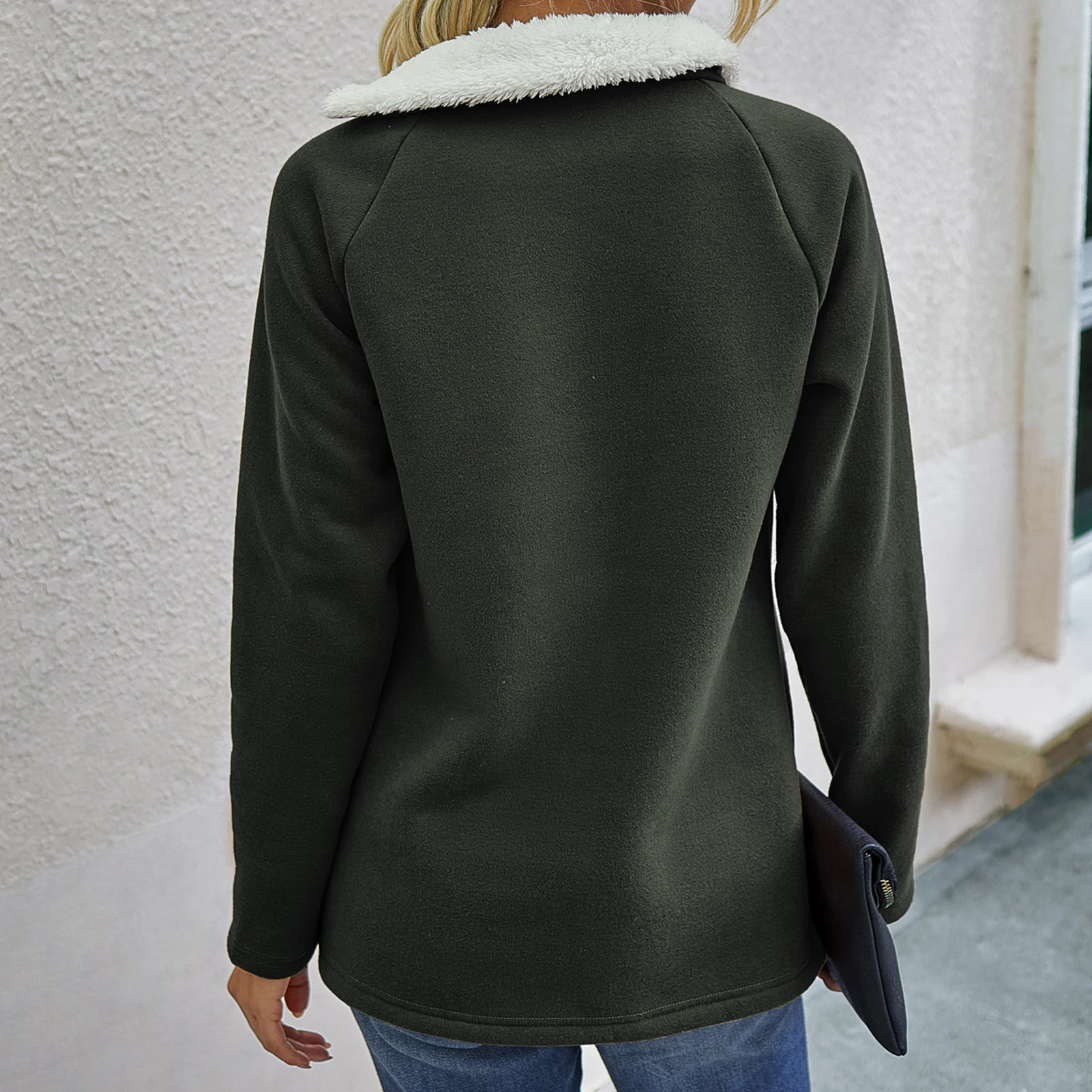 Women Autumn Plush Pullover Pockets Sweatshirt Oblique Button Neck Long Sleeve Black Khaki Female Warm Casual Coat Streetwear
Women Autumn Plush Pullover Pockets Sweatshirt Oblique Button Neck Long Sleeve Black Khaki Female Warm Casual Coat Streetwear