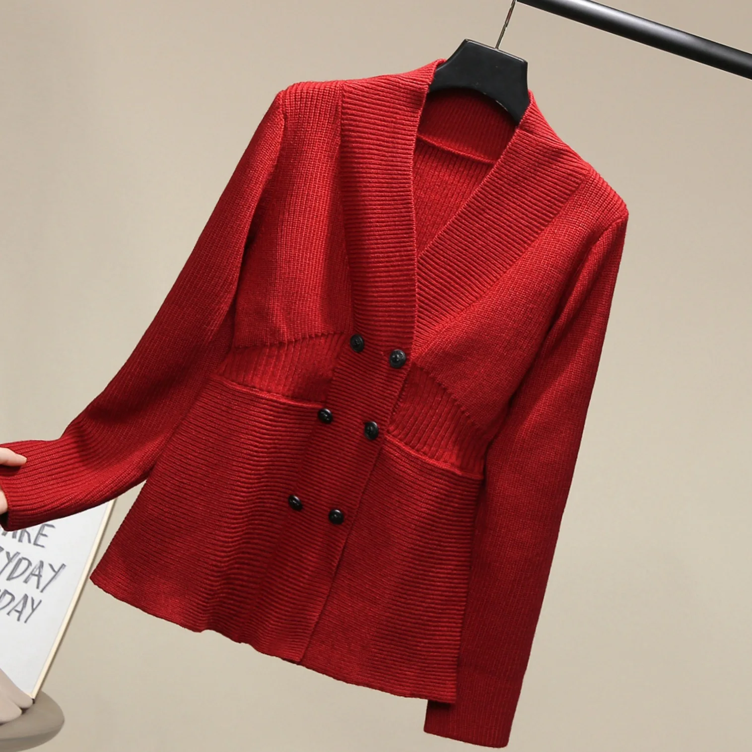 VANOVICH Korean Japan Style Fashion Slim Double-breasted Sweater 2021 Fall Winter New Red Cardigans Women
VANOVICH Korean Japan Style Fashion Slim Double-breasted Sweater 2021 Fall Winter New Red Cardigans Women