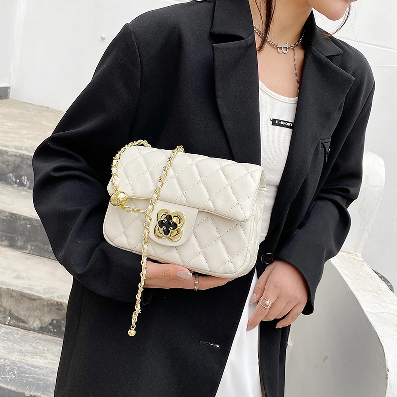 High Quality Ladies Messenger Small Square Bag 2021 New Summer Chain Shoulder Bag Korean Version of Diamond Chain Female Bag
High Quality Ladies Messenger Small Square Bag 2021 New Summer Chain Shoulder Bag Korean Version of Diamond Chain Female Bag