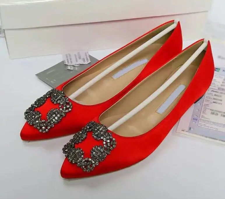 New pointed flat sole single shoes women's buckle flat heels real silk satin water drill light mouth red wedding shoes 34-42
New pointed flat sole single shoes women's buckle flat heels real silk satin water drill light mouth red wedding shoes 34-42