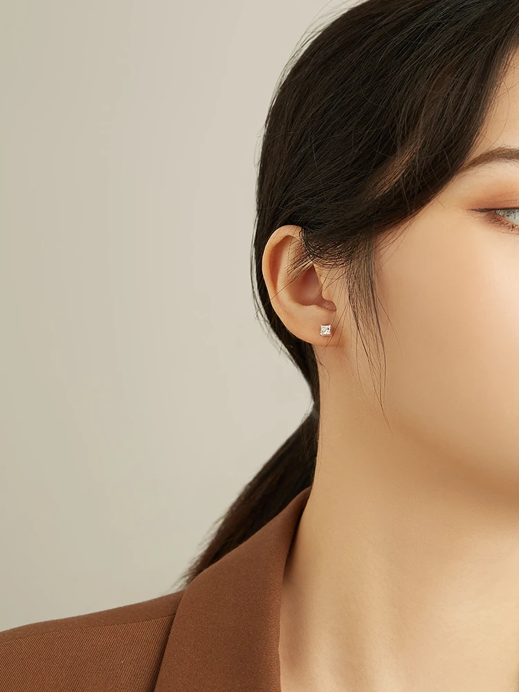 SILVERHOO Square Shape 925 Sterling Silver Small Stud Earrings For Women Clear Cubic Zirconia Earring Female Party Fine Jewelry
SILVERHOO Square Shape 925 Sterling Silver Small Stud Earrings For Women Clear Cubic Zirconia Earring Female Party Fine Jewelry