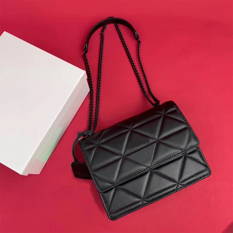 New retro rhombus pattern multi-function large-capacity leather shoulder bag ladies fashion paint chain messenger bag
New retro rhombus pattern multi-function large-capacity leather shoulder bag ladies fashion paint chain messenger bag