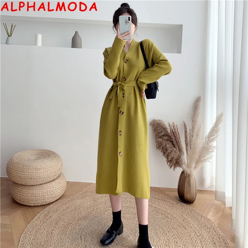Женское однобортное платье ALPHALMODA, до середины икры свитер с поясом на осень зиму 2021
Женское однобортное платье ALPHALMODA, до середины икры свитер с поясом на осень зиму 2021