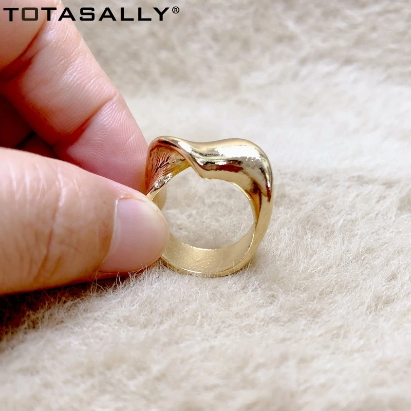 TOTASALLY Designer Women Finger Ring Stylish Twisted Top Alloy Rings Female Jewelry anillos de mujeres Dropship
TOTASALLY Designer Women Finger Ring Stylish Twisted Top Alloy Rings Female Jewelry anillos de mujeres Dropship