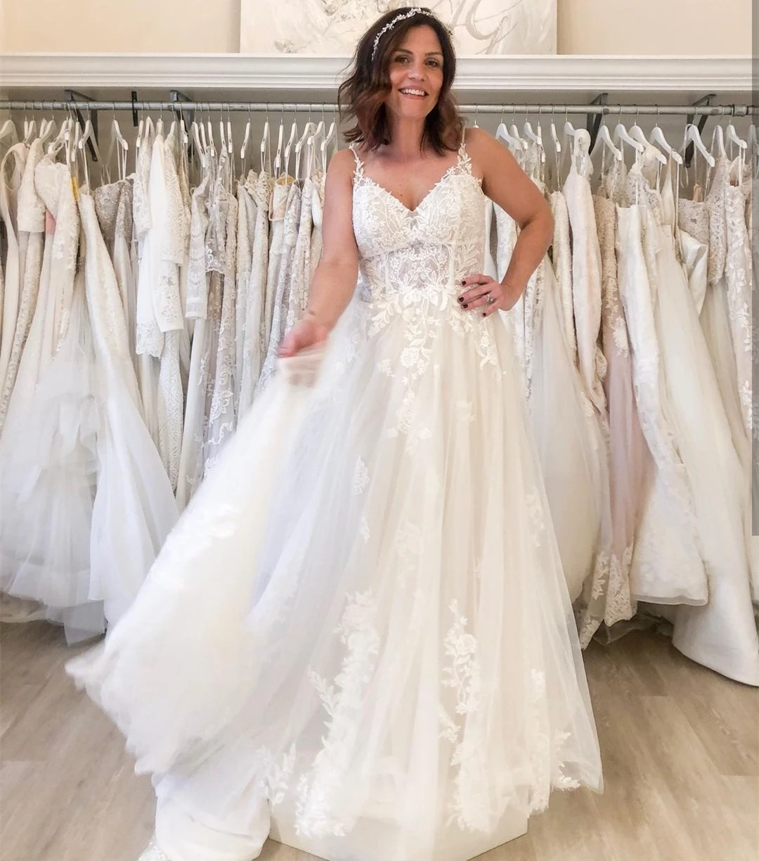 2021 Elegant Sweetheart Lace Appliques Floor Length Backless Sleeveless Charming Plus Size Organza Tulle Custom Made Big
2021 Elegant Sweetheart Lace Appliques Floor Length Backless Sleeveless Charming Plus Size Organza Tulle Custom Made Big