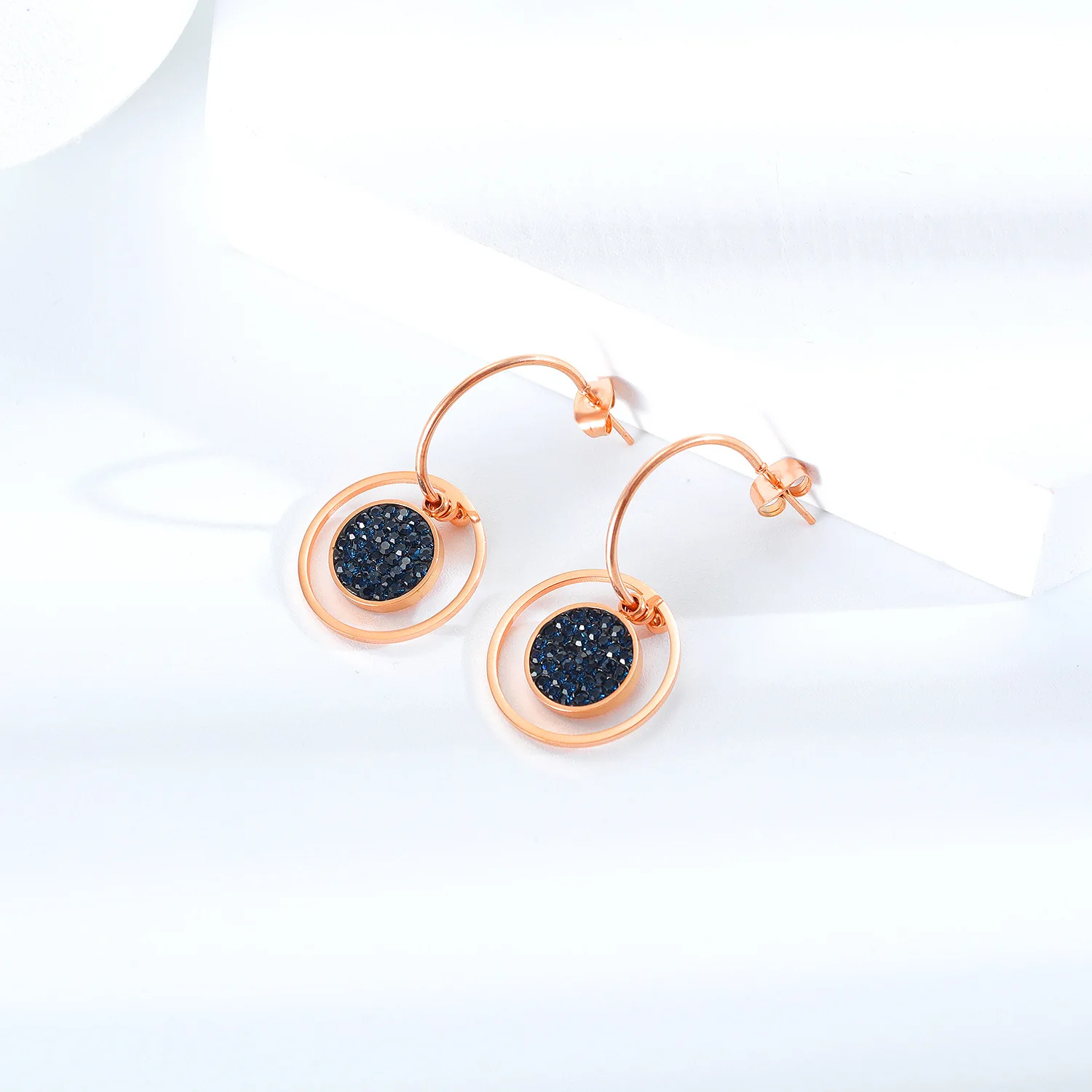 Korean Version Unusual Earrings For Women 2021 Stainless Steel Rose Gold E Girl Net Red Simple And Sweet Set Zircon Eardrop
Korean Version Unusual Earrings For Women 2021 Stainless Steel Rose Gold E Girl Net Red Simple And Sweet Set Zircon Eardrop