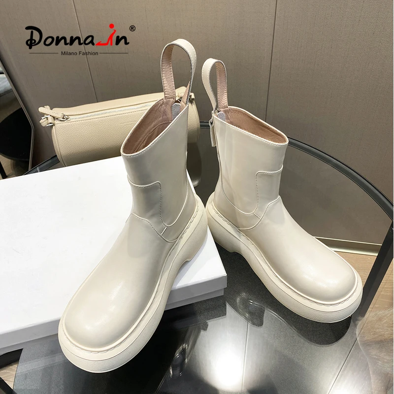 Женские ботильоны на платформе Donna-in, Бежевые ботинки мартинсы из натуральной кожи с круглым носком и молнией сзади, зимние ботинки, 2021
Женские ботильоны на платформе Donna-in, Бежевые ботинки мартинсы из натуральной кожи с круглым носком и молнией сзади, зимние ботинки, 2021