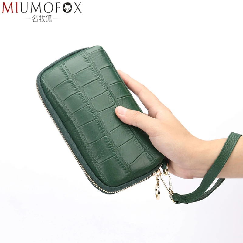 Wristband Women Wallet Female Long Zipper Women Purse Large Capacity Coin Wallet Purse Brand Design New Fashion Phone Clutch Bag
Wristband Women Wallet Female Long Zipper Women Purse Large Capacity Coin Wallet Purse Brand Design New Fashion Phone Clutch Bag