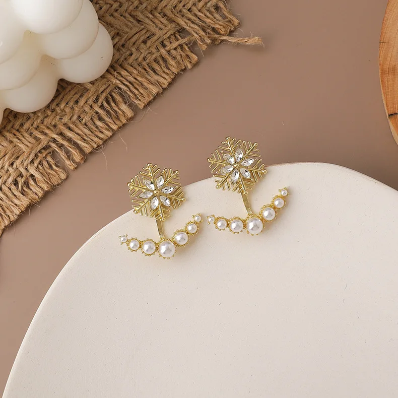2020 New Arrival Trendy Geometric Simulated-pearl Crystal Snowflake Stud Earrings For Women Elegant Fashion Luxury Jewelry
2020 New Arrival Trendy Geometric Simulated-pearl Crystal Snowflake Stud Earrings For Women Elegant Fashion Luxury Jewelry
