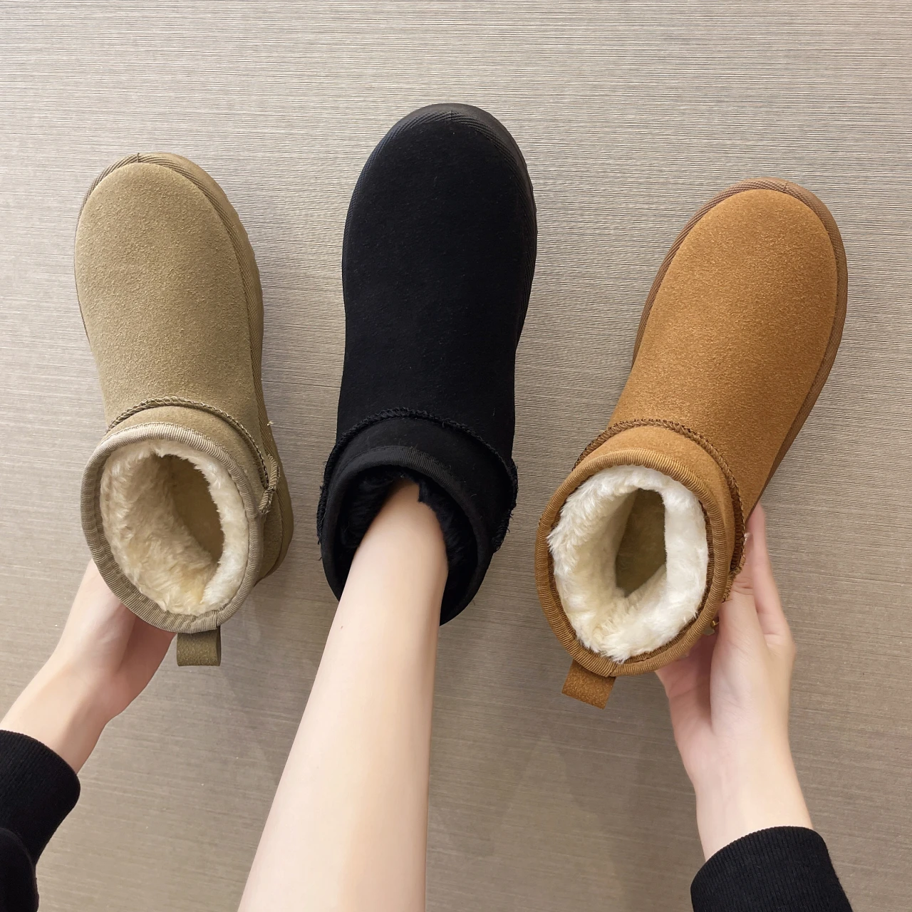 Winter Women High-top Retro Fuzzy Wool Non-slip Thick-soled Comfortable Warm Round toe Cotton Shoes MX628-2
Winter Women High-top Retro Fuzzy Wool Non-slip Thick-soled Comfortable Warm Round toe Cotton Shoes MX628-2