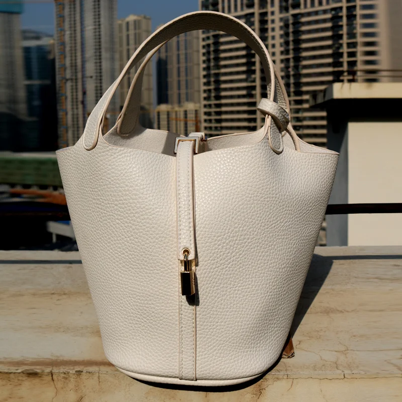 Small PU Leather Bucket Simple Bags For Women 2021 New Fashion Shoulder Handbag Female Travel Shoulder bags
Small PU Leather Bucket Simple Bags For Women 2021 New Fashion Shoulder Handbag Female Travel Shoulder bags