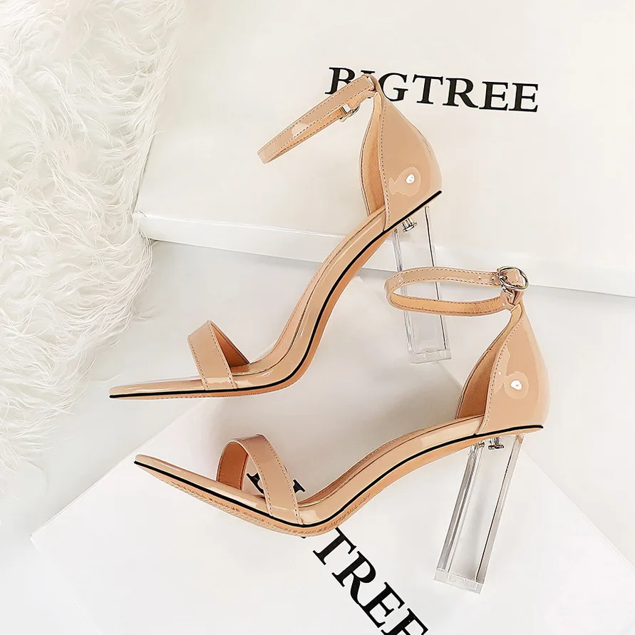 2021 Summer Women White High Heels Sandals Open Toe Crystal Block Heels Sandals Stiletto Female Roman Party Prom Shoes Plus Size
2021 Summer Women White High Heels Sandals Open Toe Crystal Block Heels Sandals Stiletto Female Roman Party Prom Shoes Plus Size