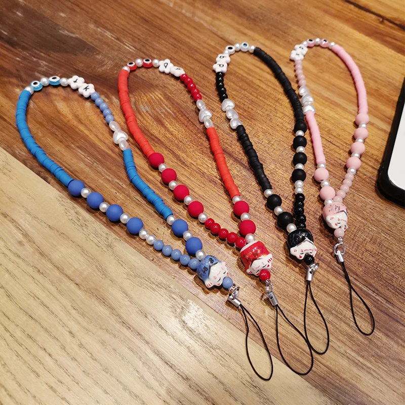 Mobile phone lanyard short beaded chain creative Mickey pendant mobile phone case universal anti-lost lanyard hand-woven
Mobile phone lanyard short beaded chain creative Mickey pendant mobile phone case universal anti-lost lanyard hand-woven