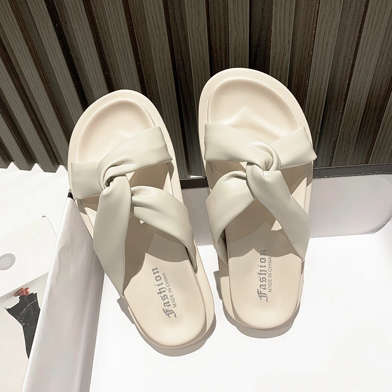 2021 sandals women's summer new fashion women's sandals flat shoes comfortable and versatile soft sole solid color
2021 sandals women's summer new fashion women's sandals flat shoes comfortable and versatile soft sole solid color