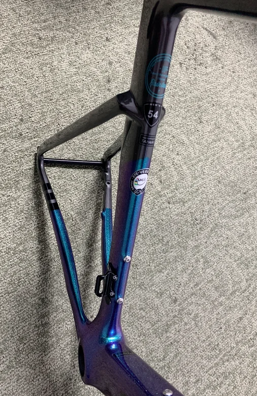Free shipping 2020 factory top selling carbon road frame disc t1100 ud matte carbon bike road frameset BB30 best price
Free shipping 2020 factory top selling carbon road frame disc t1100 ud matte carbon bike road frameset BB30 best price