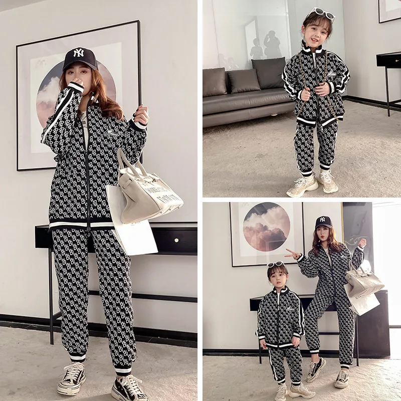 Family Matching Outfit Clothes Mum and Me Sports Suits 2021 Spring Family Clothes Mother and Son Jacket and Pants Set New Design
Family Matching Outfit Clothes Mum and Me Sports Suits 2021 Spring Family Clothes Mother and Son Jacket and Pants Set New Design